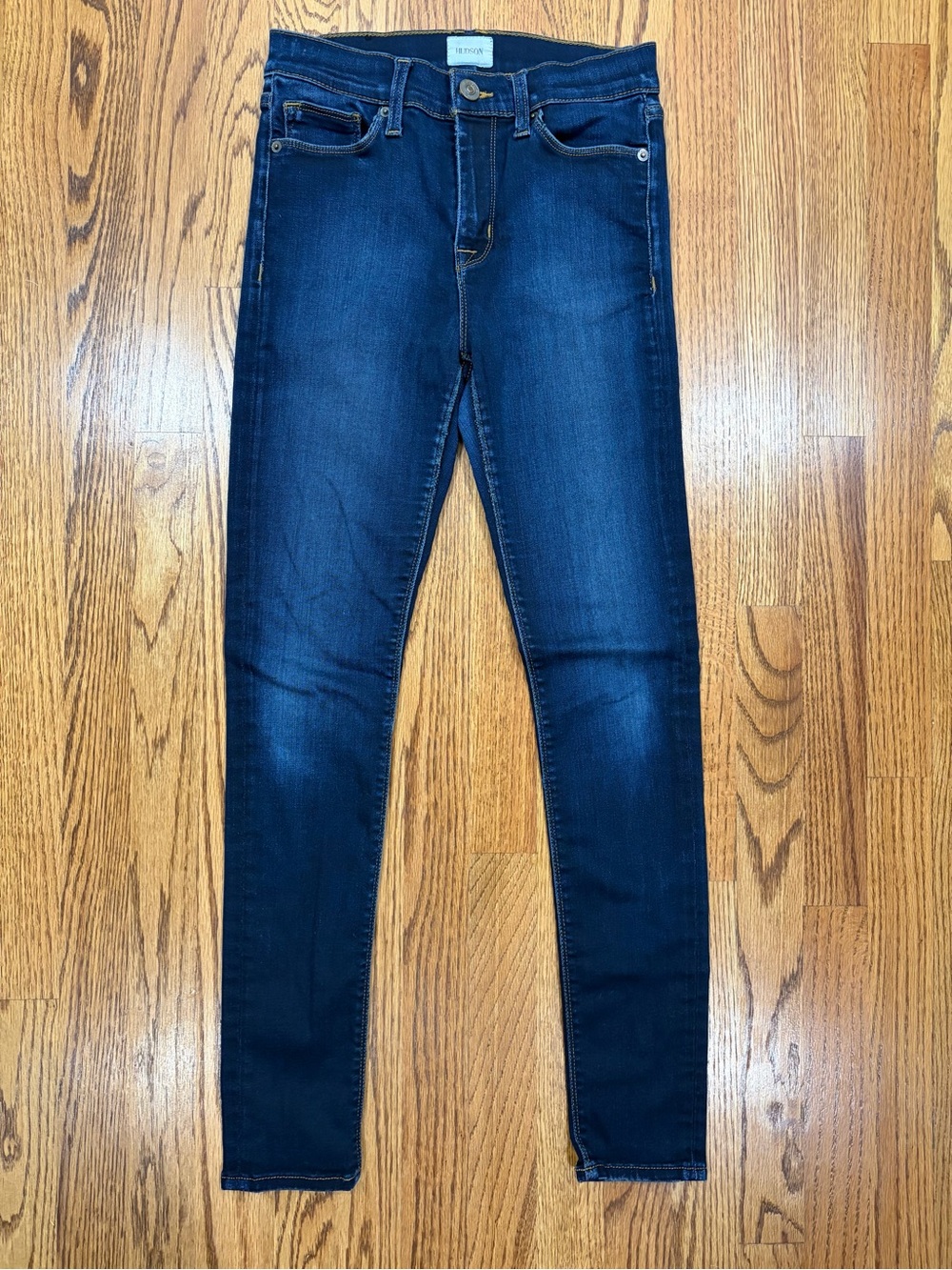 Hudson Barbara High-Waist Super Skinny (26)